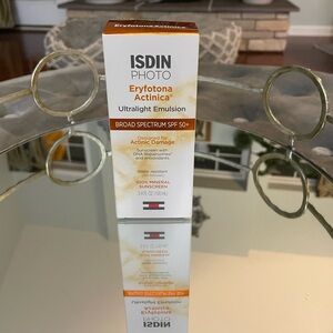 Isdin Photo ultralight Mineral sunscreen - SPF 50+